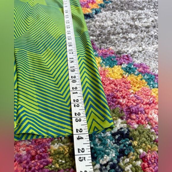 Under Armour heat gear capri leggings geometric print - Picture 7 of 9